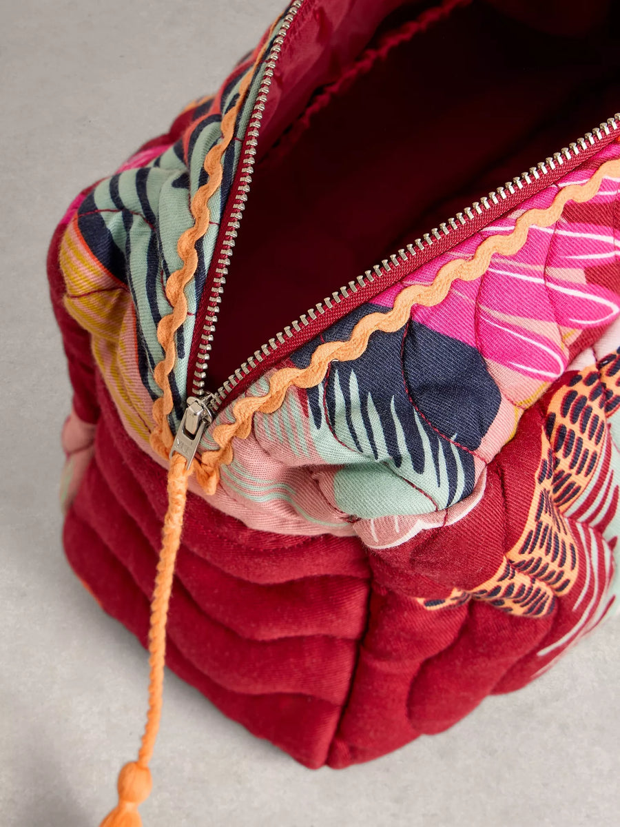 Shelby Quilted Wash Bag