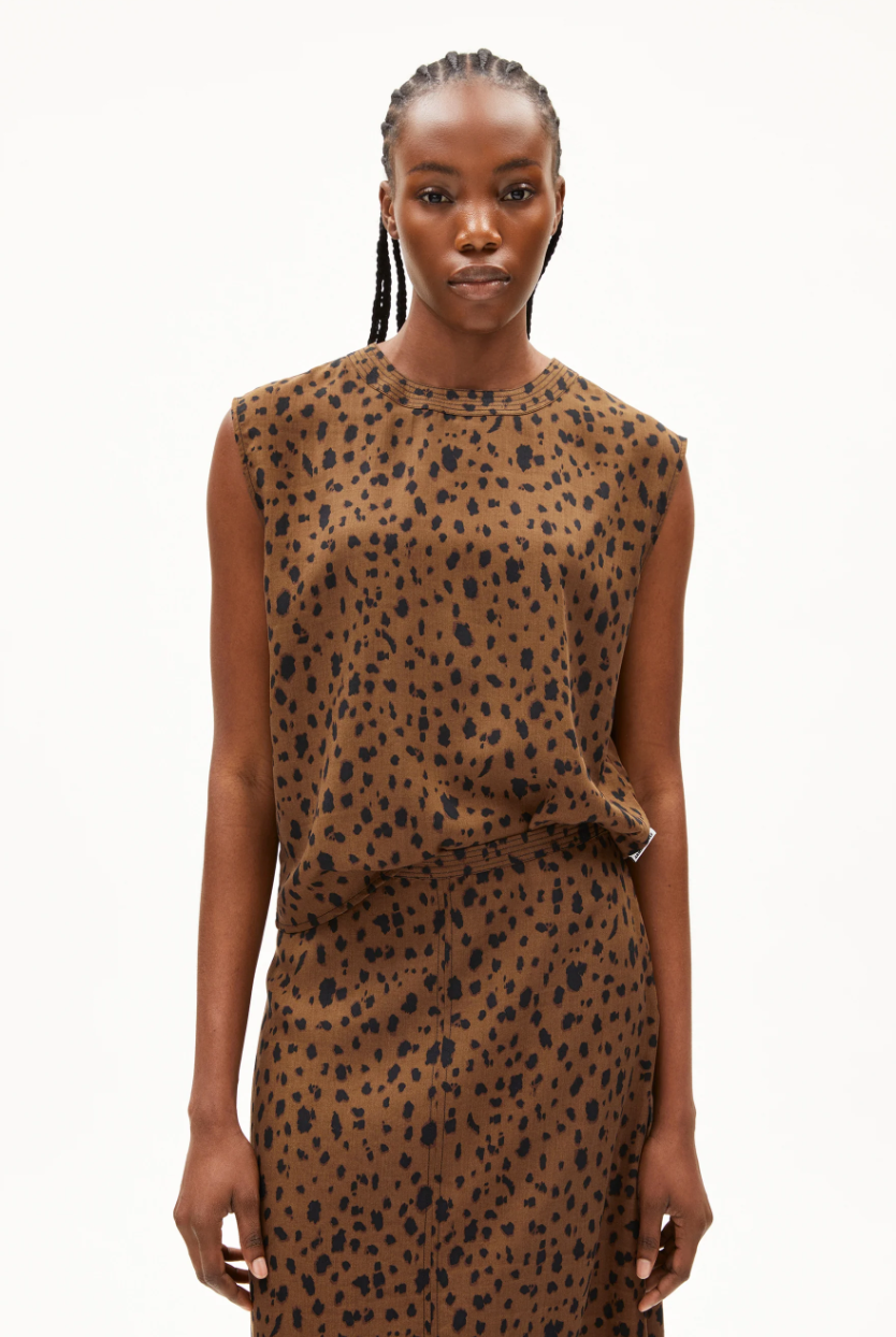 Neraali Leopaa Top