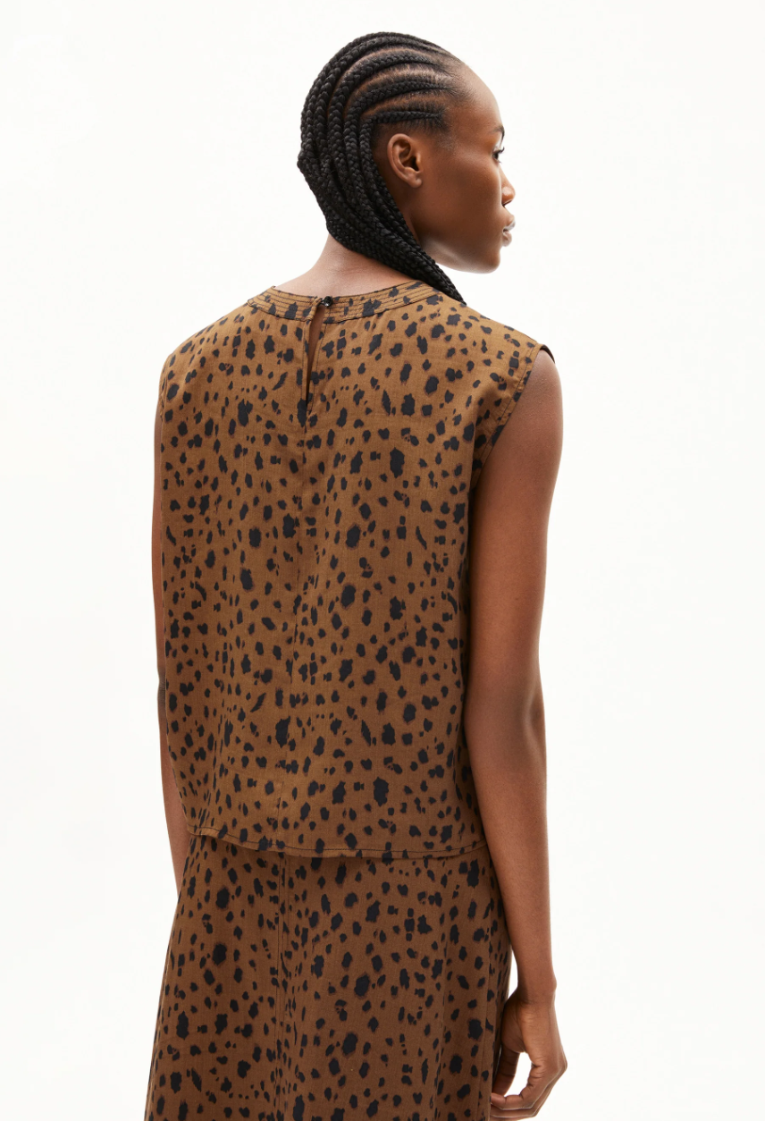 Neraali Leopaa Top